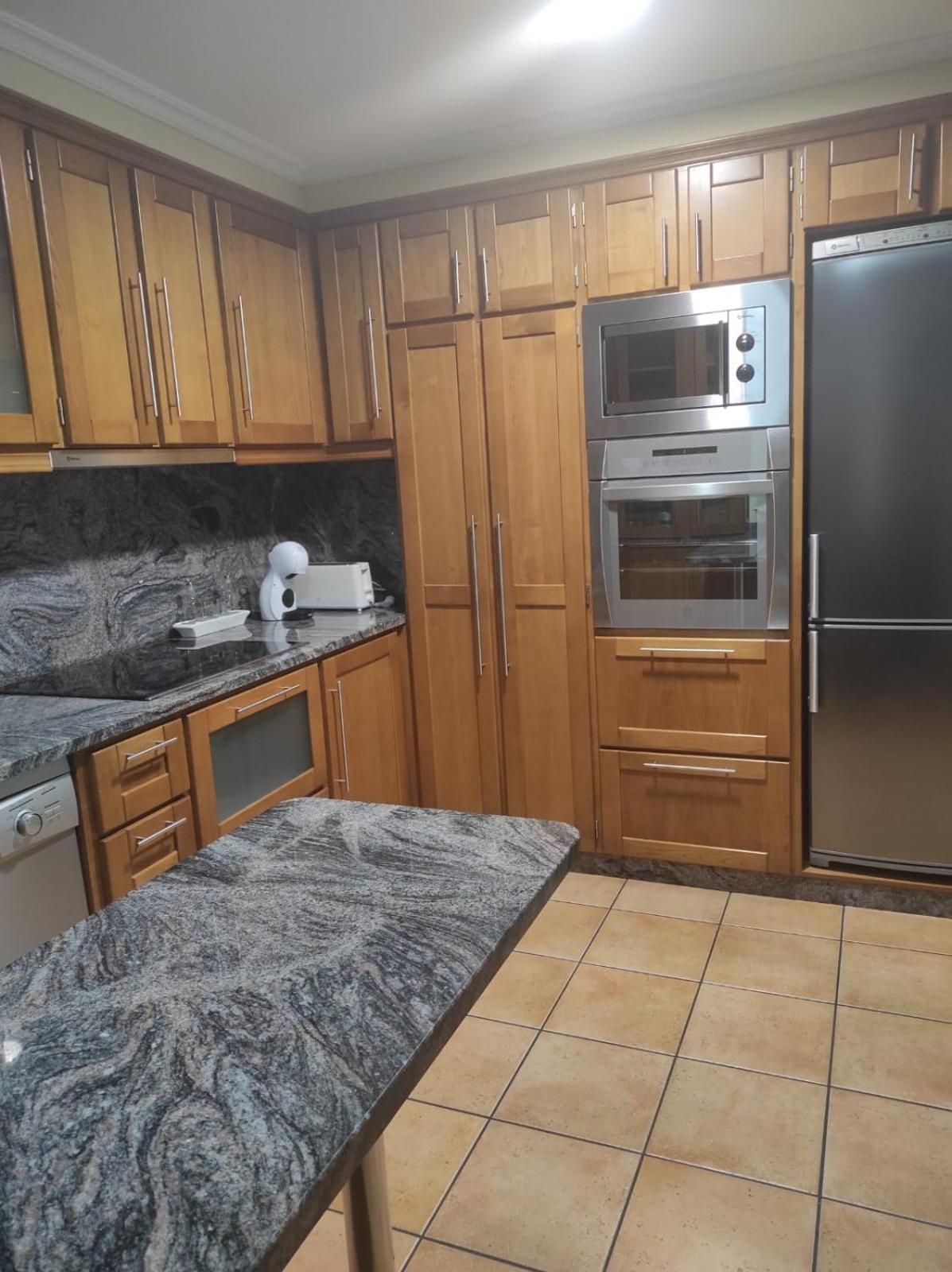 Pedaporta Apartment Комбаро Екстериор снимка